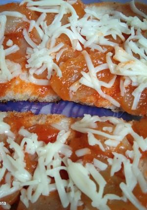 Foto resep Pizza Roti Tawar Home Made Tanpa Oven Cuma Pakai Teflon 😍