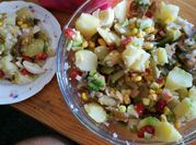 Una foto de ensalada de papa y palta