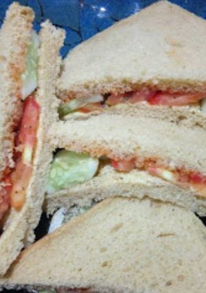 A picture of Cucumber -Tomato Sandwich.