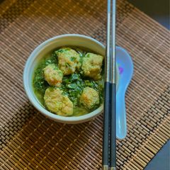 Malabar Spinach Soup / Vietnamese Canh Mong Toi Tom for kids lunch A picture of Malabar Spinach Soup / Vietnamese Canh Mong Toi Tom for kids lunch.