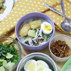 A picture of Soto Banjar, so yummy!.