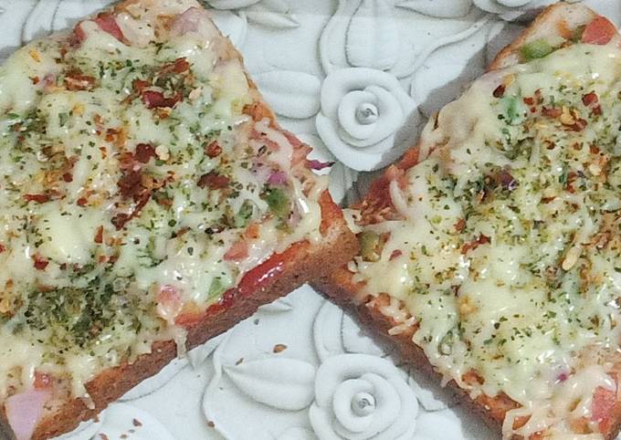 Easy and Delicious Bread pizza Recipe