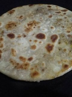 A picture of Dal paratha.