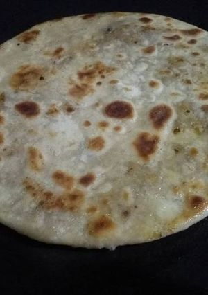 A picture of Dal paratha.