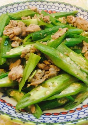 Hình của món Vịt bơi trong đậu bắp.