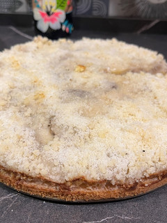 Una foto de Kuchen de miga relleno de plátano