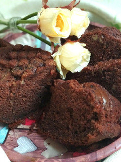 A picture of Easy Cake 🍞 with Milk 🥛 and Cocoa without a Mixer.