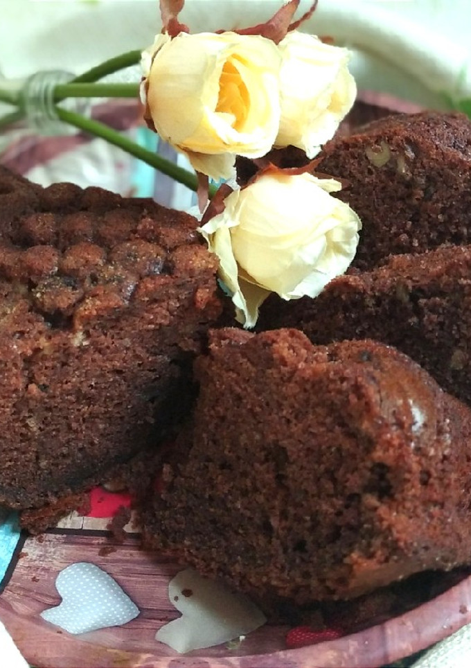 A picture of Easy Cake 🍞 with Milk 🥛 and Cocoa without a Mixer.