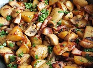 Une photo de Poêlée de Pommes de terre Champignons lardons 🥔 🍄