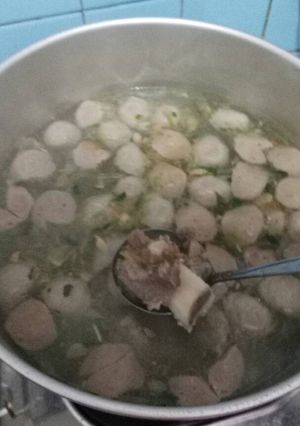 Foto resep Bakso kuah praktis dengan kuah iga sapi