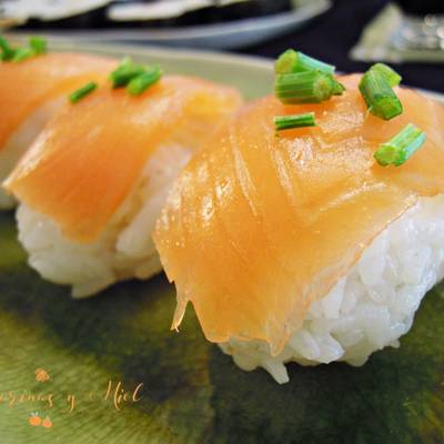 Nigiri de salmón ahumado Receta de Mandarinasymiel- Cookpad