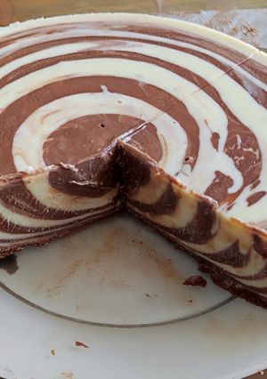 Una foto de Tarta cebra (queso y chocolates)
