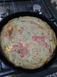 Una foto de Pizza rellena (salva-cenas!) 🍕