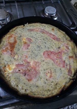 Una foto de Pizza rellena (salva-cenas!) 🍕