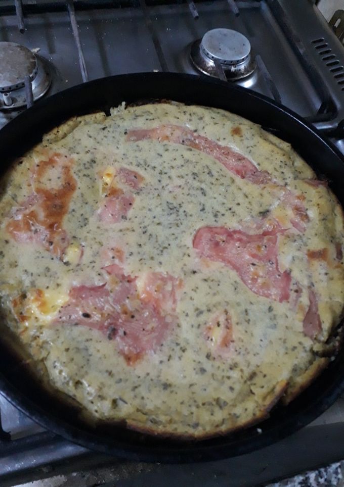 Una foto de Pizza rellena (salva-cenas!) 🍕