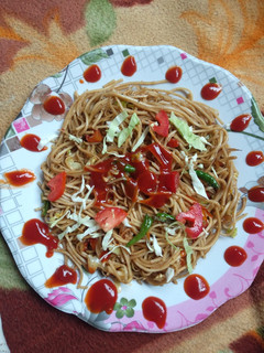 स्ट्रीट नूडल्स (street noodles recipe in Hindi) रेसिपी मुख्य फोटो