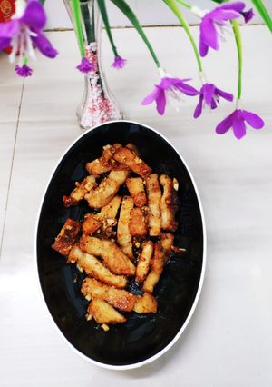 Hình của món Ba rọi chiên nước mắm đặc biệt.