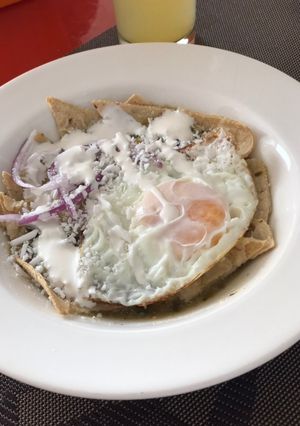 Una foto de Chilaquiles verdes