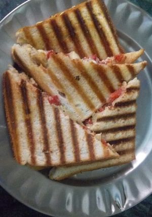 A picture of Grilled sandwich with twist.