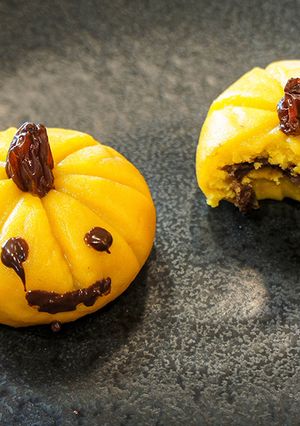 A picture of Pumpkin Mochi.