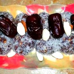 A picture of Date balls.