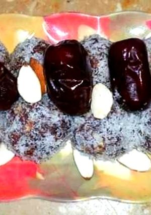 A picture of Date balls.