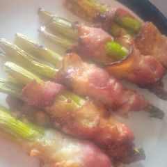 A picture of Cheesy Bacon-Wrapped Asparagus Twisters.