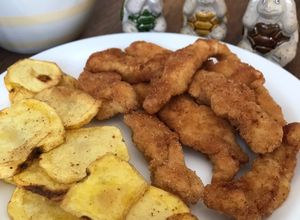 Una foto de Pavita fingers con papas fritas🥔 🔝