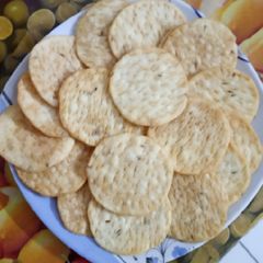 A picture of Gujarati Farsi Maida Puri.