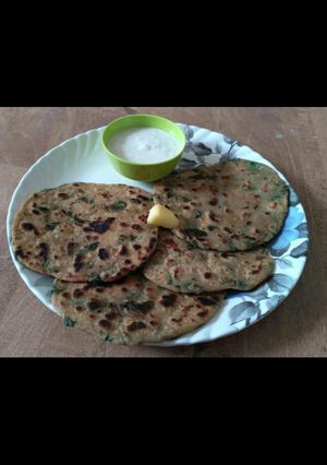 A picture of Palak Aloo Paratha.