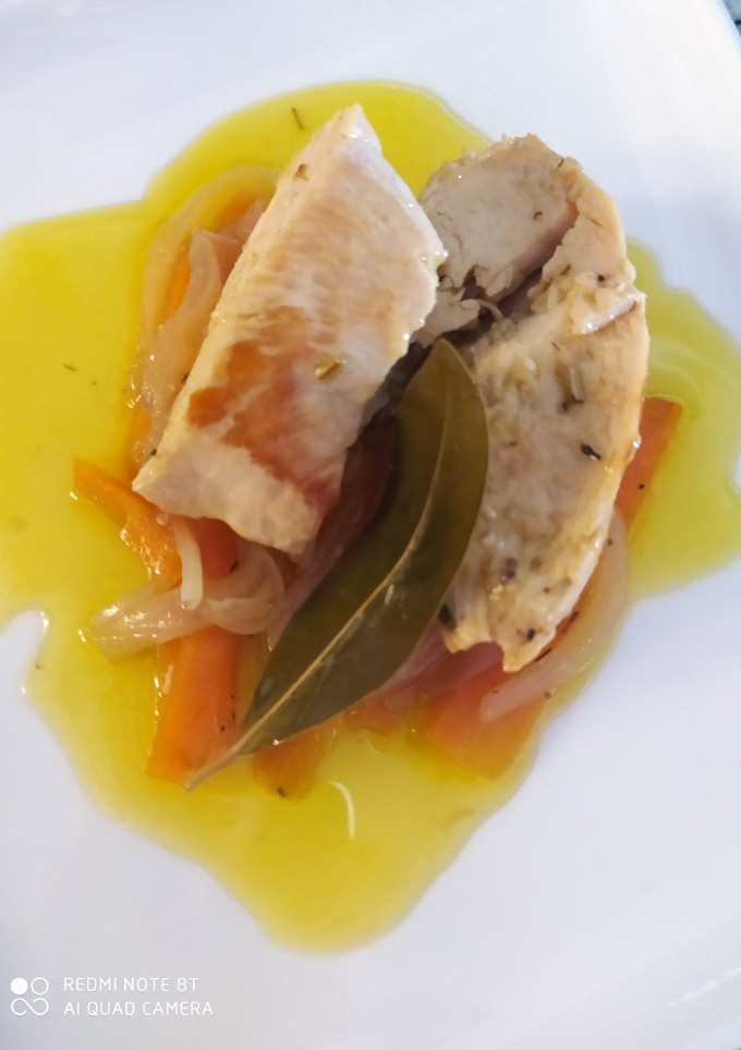 Una foto de Pechuga de pollo escabechada