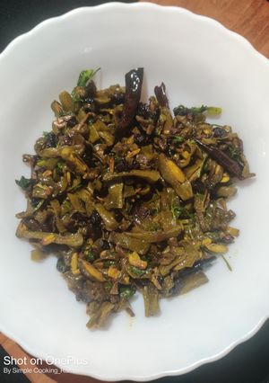A picture of Garlic Flat Beans or Lahsuni Sem.