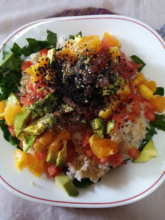 Una foto de Ensalada de espinacas y arroz