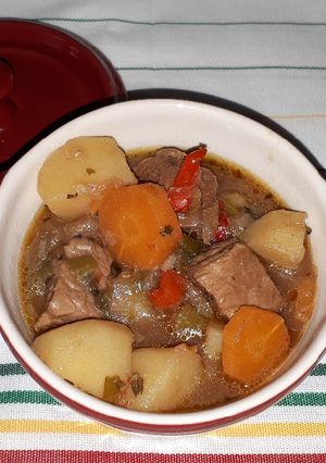 O poză a rețetei Tocănița de vită la cuptor.