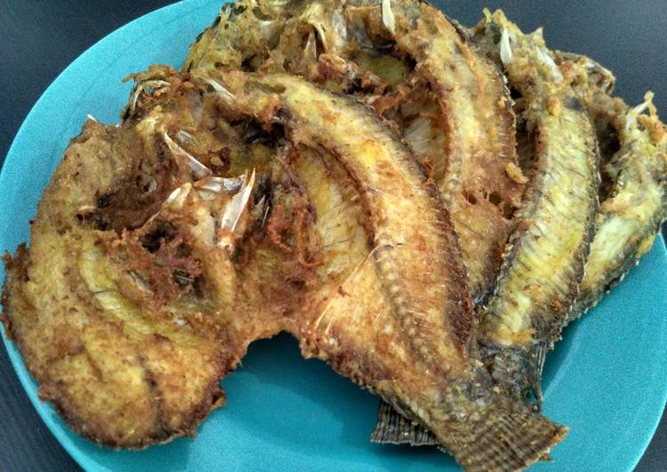 Resep Ikan mujair goreng krispy oleh Lily Minarosa - Cookpad
