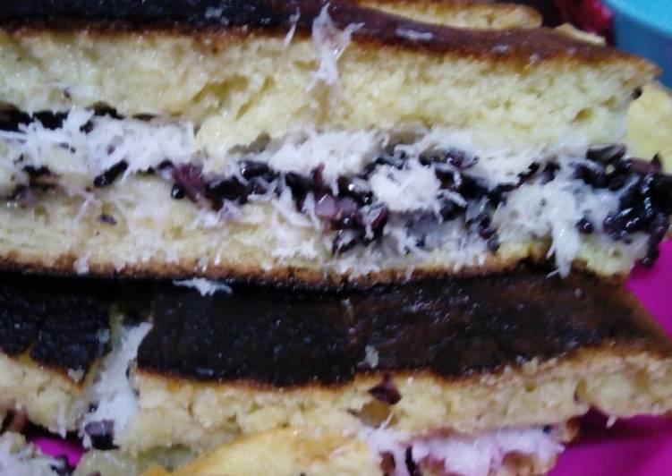 Martabak Manis Ketan Hitam