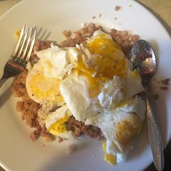 A picture of Eggs.