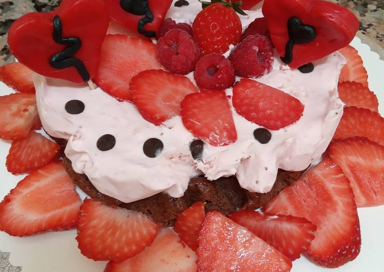 Tarta helada de fresas con nata y bizcocho de chocolate 💞
