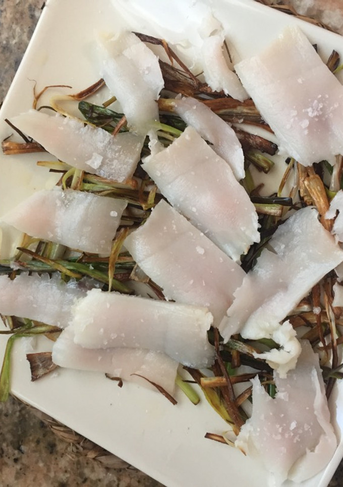 Una foto de Tocino iberico con ajos tiernos