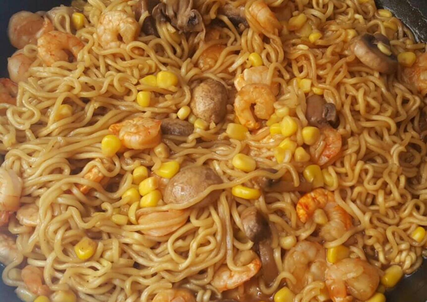 Black Mushroom shrimp noodles