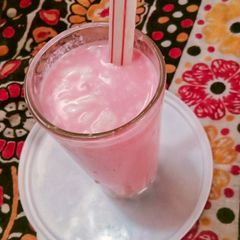 A picture of Creamy milk juice.