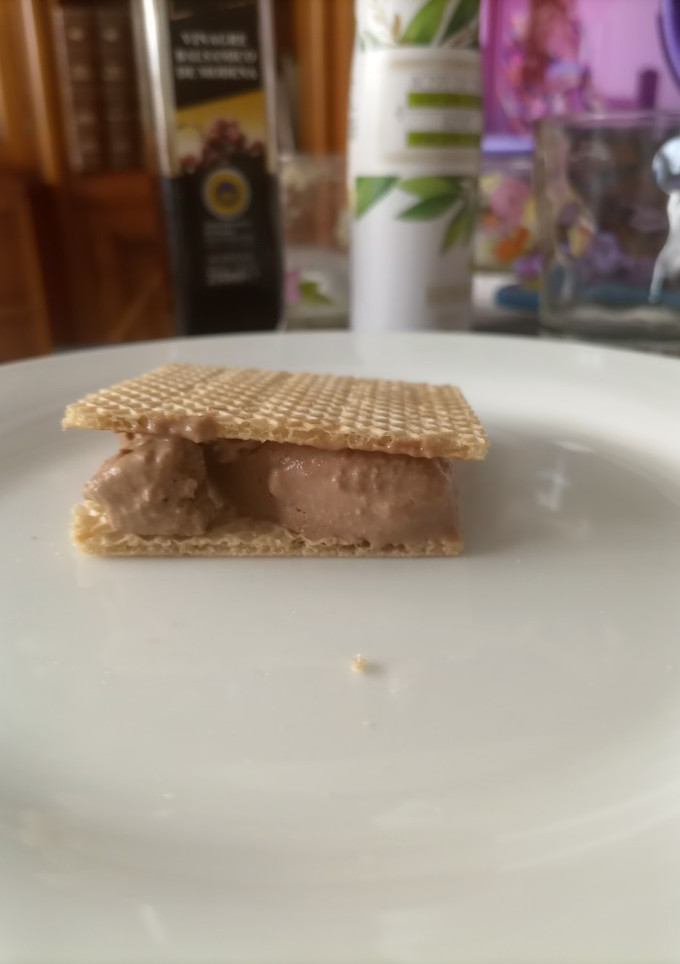 Una foto de Corte helado de gianduia o Nutella