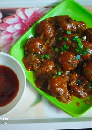 A picture of Bread Manchurian.