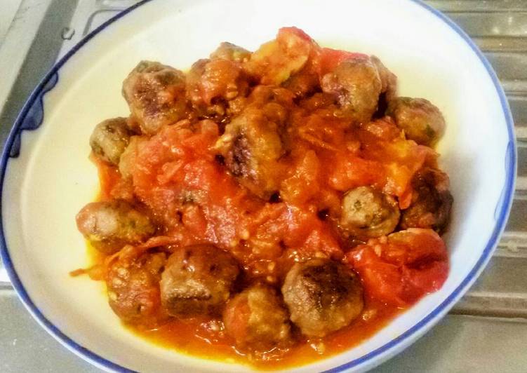 Bagaimana Membuat MeatbaLLs with Tomato Sauce(Daging Sapi giLing Saus Tomat), Enak Banget