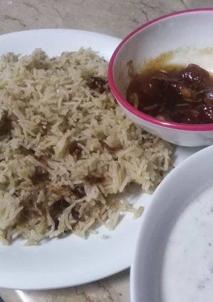 A picture of Yukhni pulao.