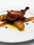 Conejo asado con batatas caramelizadas