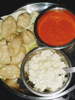 वेज मोमोज (Veg Momos recipe in Hindi) रेसिपी मुख्य फोटो