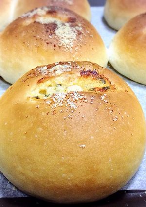 香蒜起士奶油餐包 的食譜成品照片