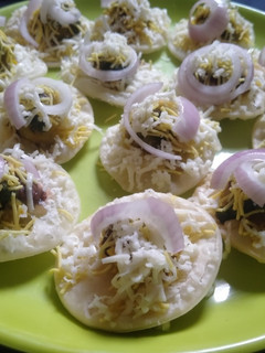 આલુ પૂરી (Aloo Poori Recipe In Gujarati) રેસીપી મુખ્ય ફોટો