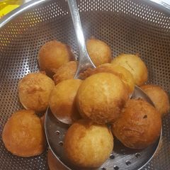 A picture of Nigerian buns.